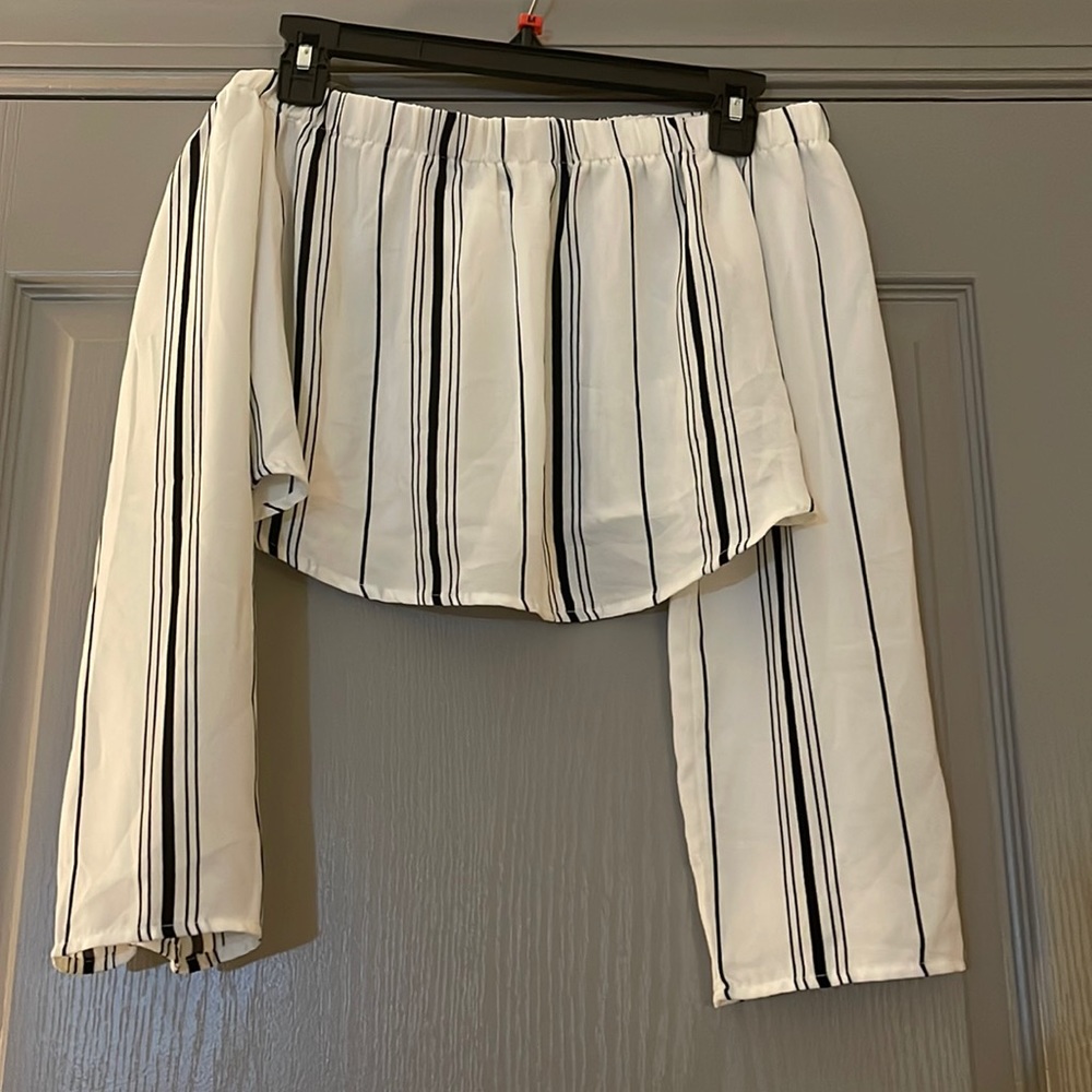 Across the Should Crop Top